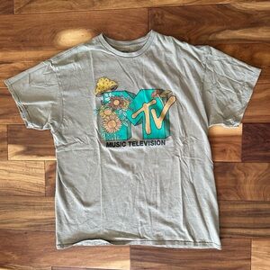MTV Logo Tee in Light Tan size XL